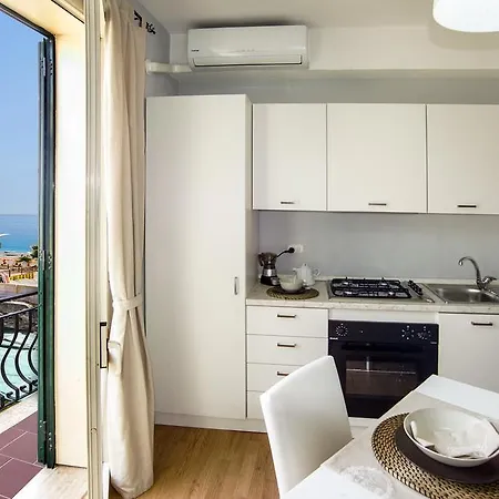 Mare Marconi לטויאני