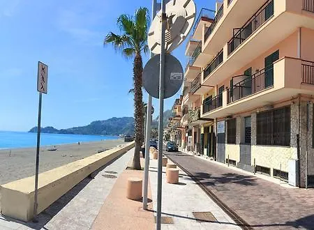 Mare Marconi Apartment Letojanni